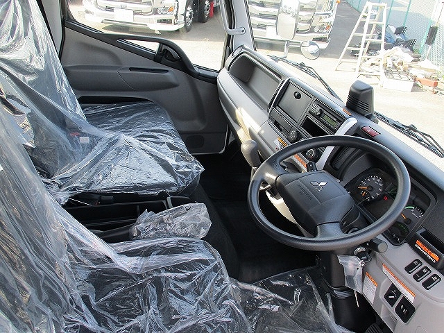 三菱ふそうキャンタークレーン4段小型（2t・3t）[写真04]