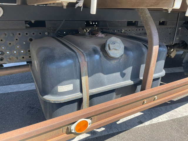 いすゞエルフカーテン車小型（2t・3t）[写真12]