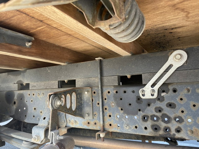 いすゞエルフカーテン車小型（2t・3t）[写真13]