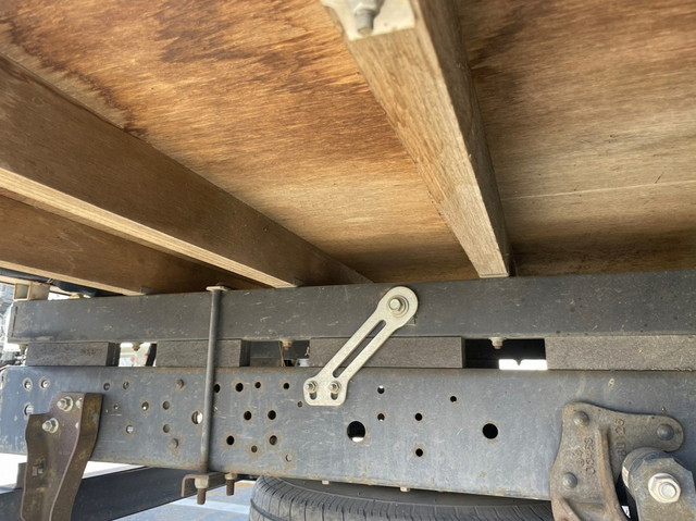 いすゞエルフカーテン車小型（2t・3t）[写真14]