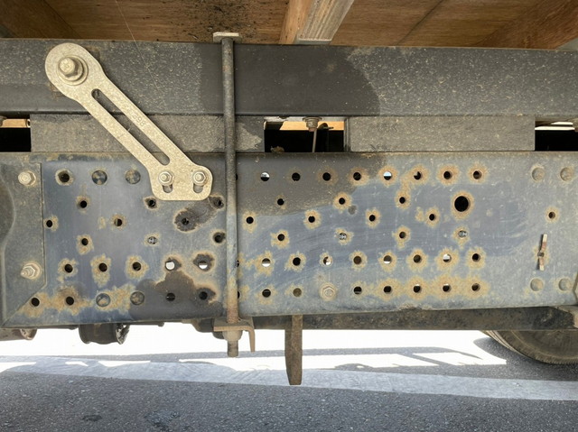 いすゞエルフカーテン車小型（2t・3t）[写真16]