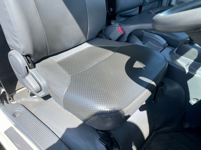 いすゞエルフカーテン車小型（2t・3t）[写真18]