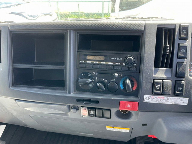 いすゞエルフカーテン車小型（2t・3t）[写真22]