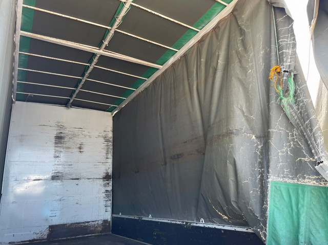 いすゞエルフカーテン車小型（2t・3t）[写真07]