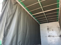 いすゞエルフカーテン車小型（2t・3t）[写真08]