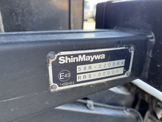 三菱ふそうキャンターアルミバン小型（2t・3t）[写真11]