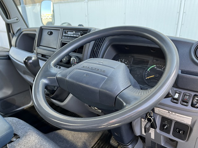 三菱ふそうキャンターアルミバン小型（2t・3t）[写真28]