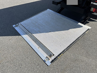 三菱ふそうキャンターアルミバン小型（2t・3t）[写真09]