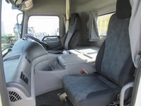 UDトラックスクオントレーラーヘッド（トラクターヘッド）大型（10t）[写真16]