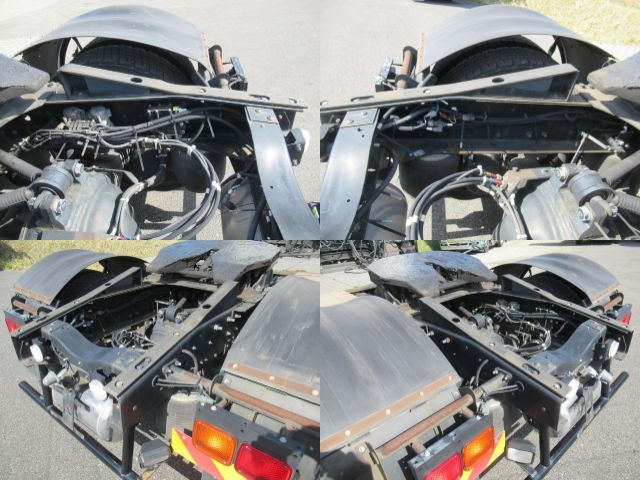 UDトラックスクオントレーラーヘッド（トラクターヘッド）大型（10t）[写真19]