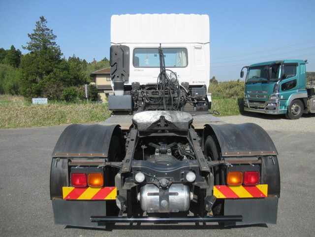 UDトラックスクオントレーラーヘッド（トラクターヘッド）大型（10t）[写真05]