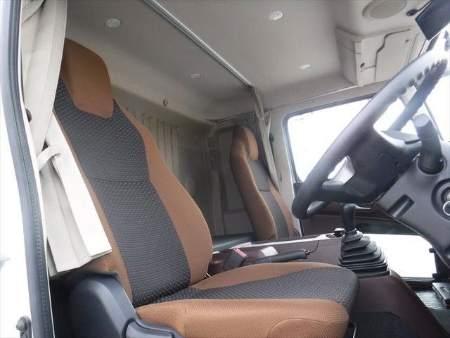 日野レンジャーアルミウイング中型（4t）[写真32]