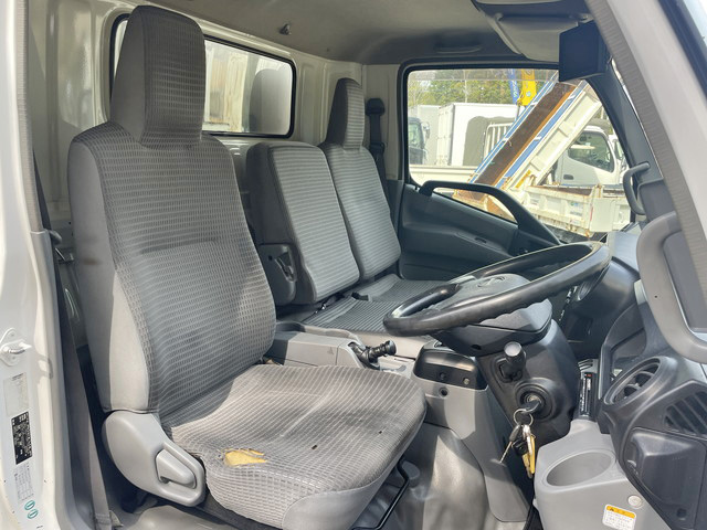 日野デュトロ冷凍車（冷蔵車）小型（2t・3t）[写真31]