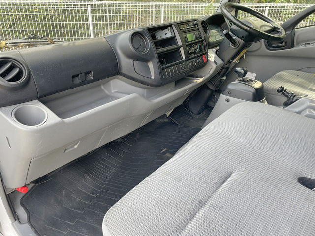 日野デュトロ冷凍車（冷蔵車）小型（2t・3t）[写真34]