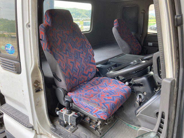 いすゞギガマルチリフト大型（10t）[写真29]