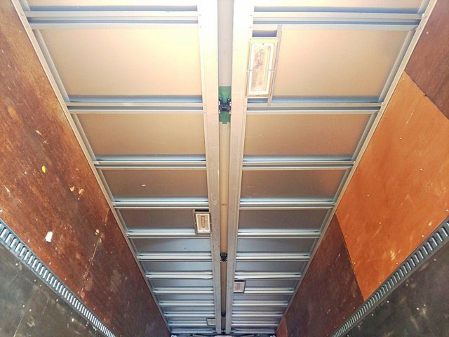 日野レンジャーアルミウイング中型（4t）[写真12]