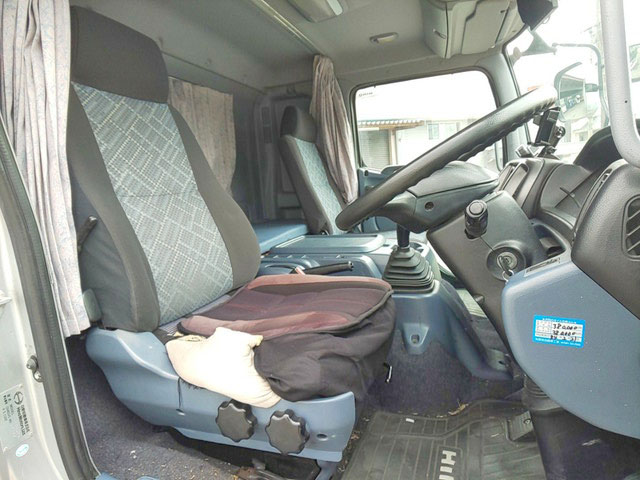 日野レンジャーアルミウイング中型（4t）[写真32]