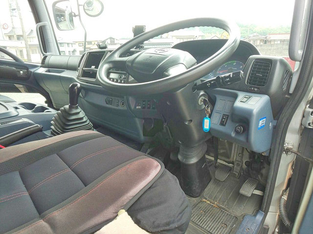 日野レンジャーアルミウイング中型（4t）[写真33]