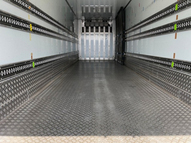 三菱ふそうスーパーグレート冷凍車（冷蔵車）大型（10t）[写真11]