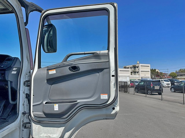 三菱ふそうスーパーグレート冷凍車（冷蔵車）大型（10t）[写真20]