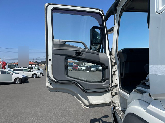 三菱ふそうスーパーグレート冷凍車（冷蔵車）大型（10t）[写真22]