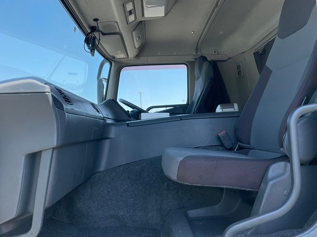 三菱ふそうスーパーグレート冷凍車（冷蔵車）大型（10t）[写真23]