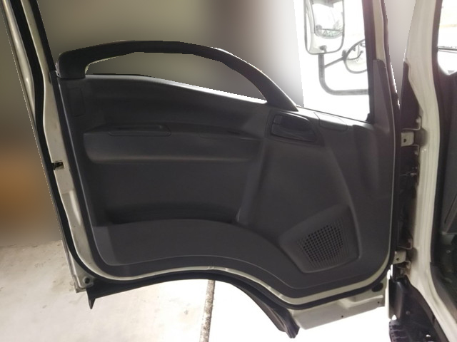 いすゞエルフアルミバン小型（2t・3t）[写真26]