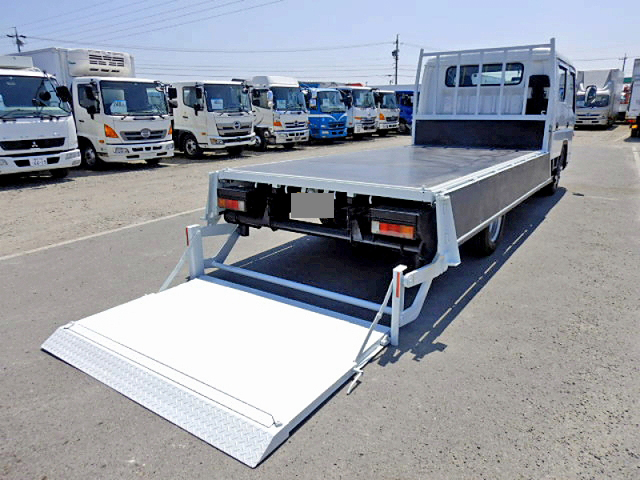 三菱ふそうキャンターダブルキャブ（Wキャブ）小型（2t・3t）[写真08]