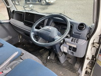 日産アトラスアルミブロック小型（2t・3t）[写真25]