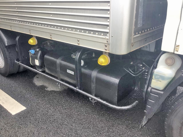 三菱ふそうキャンターアルミバン小型（2t・3t）[写真16]