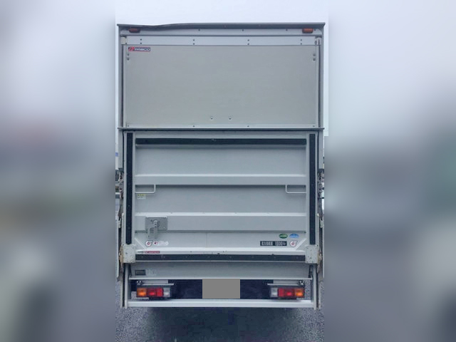 三菱ふそうキャンターアルミバン小型（2t・3t）[写真02]