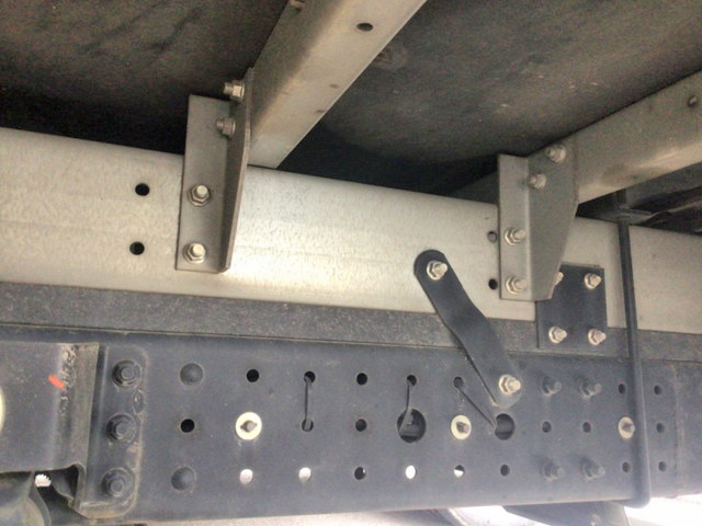 三菱ふそうキャンターアルミバン小型（2t・3t）[写真20]