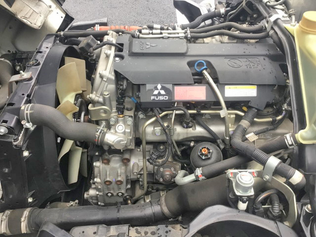 三菱ふそうキャンターアルミバン小型（2t・3t）[写真26]