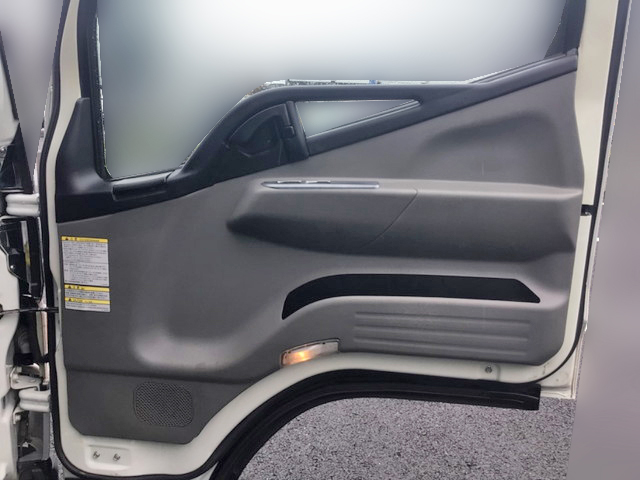 三菱ふそうキャンターアルミバン小型（2t・3t）[写真29]