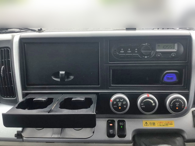 三菱ふそうキャンターアルミバン小型（2t・3t）[写真33]