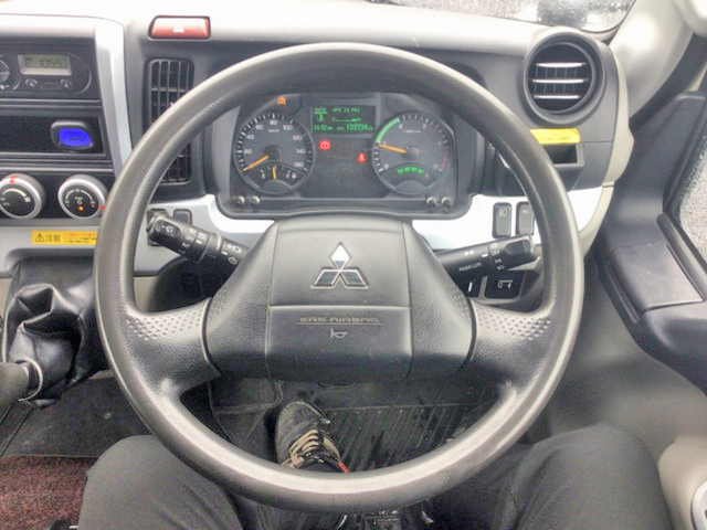 三菱ふそうキャンターアルミバン小型（2t・3t）[写真34]