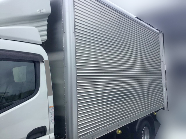 三菱ふそうキャンターアルミバン小型（2t・3t）[写真05]