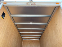 三菱ふそうキャンターアルミバン小型（2t・3t）[写真11]