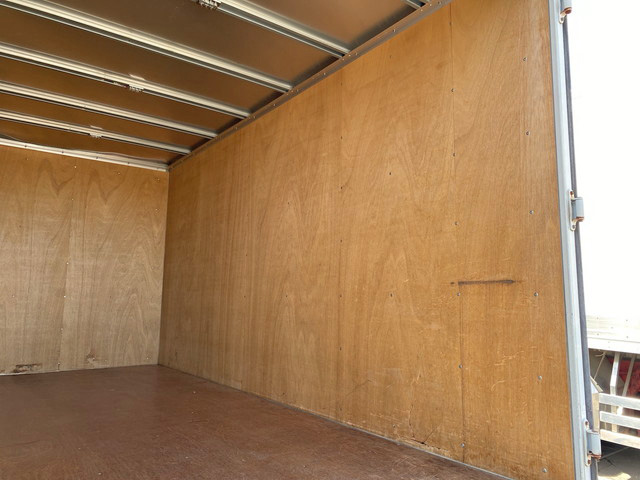 三菱ふそうキャンターアルミバン小型（2t・3t）[写真14]