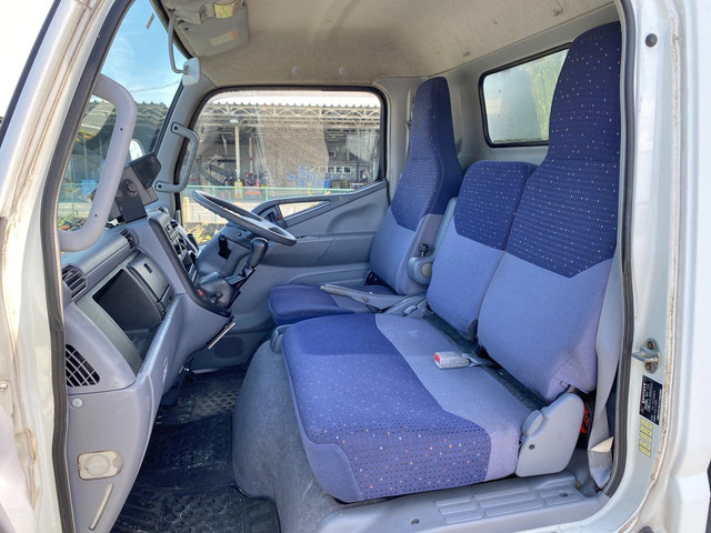 三菱ふそうキャンターアルミバン小型（2t・3t）[写真30]