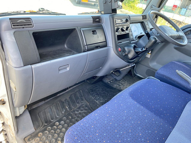 三菱ふそうキャンターアルミバン小型（2t・3t）[写真32]