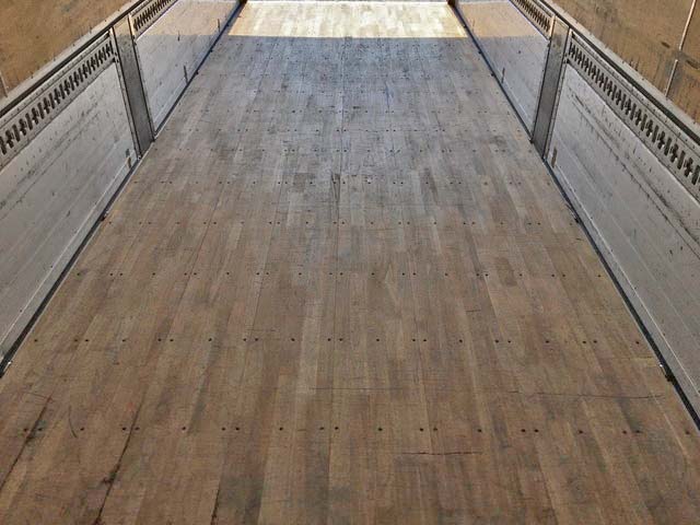 日野レンジャーアルミウイング中型（4t）[写真13]