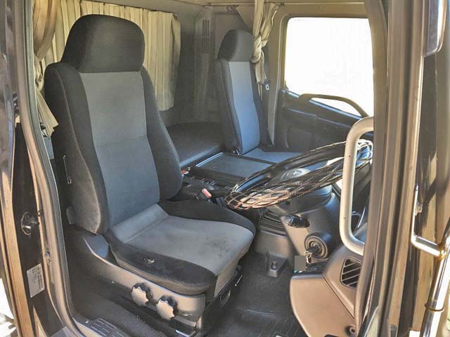 日野レンジャーアルミウイング中型（4t）[写真28]