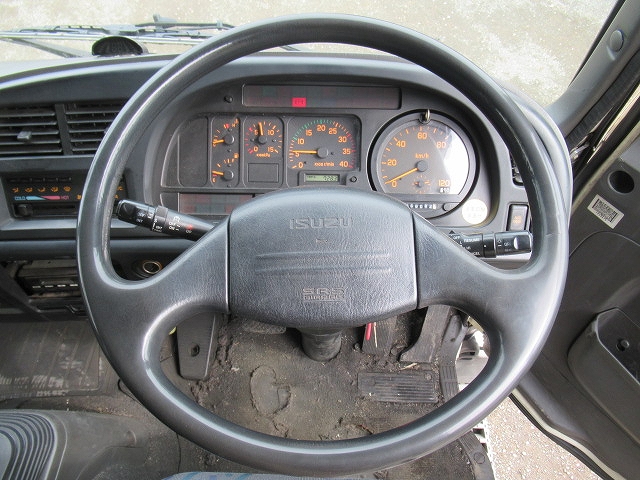 いすゞフォワードアルミブロック増トン（6t・8t）[写真29]