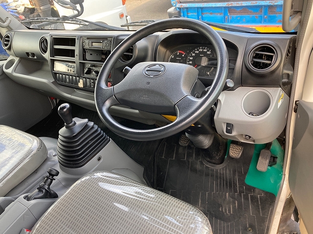 日野デュトロ冷凍車（冷蔵車）小型（2t・3t）[写真18]