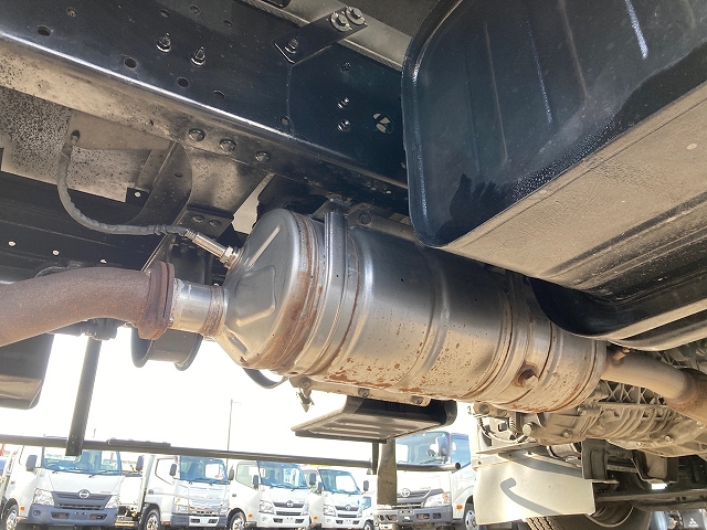 日野デュトロ冷凍車（冷蔵車）小型（2t・3t）[写真30]