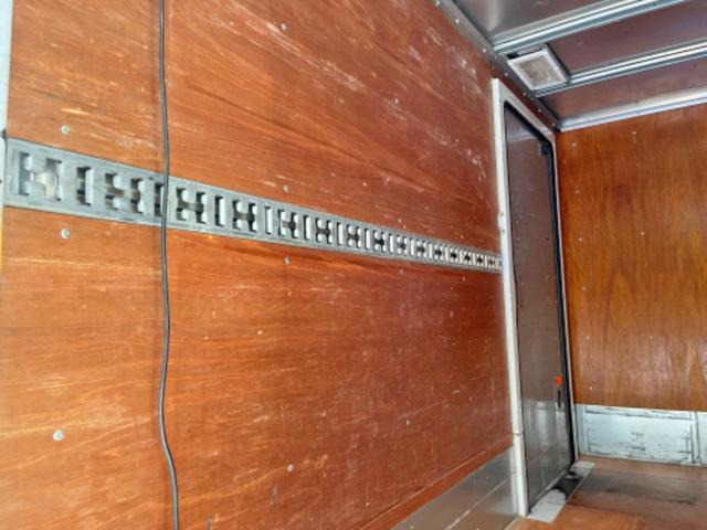 三菱ふそうキャンターアルミバン小型（2t・3t）[写真14]