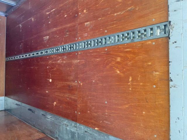 三菱ふそうキャンターアルミバン小型（2t・3t）[写真16]