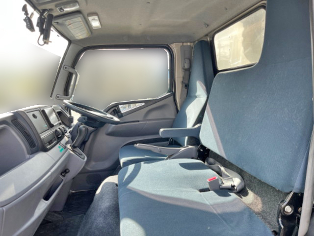 三菱ふそうキャンターアルミバン小型（2t・3t）[写真30]