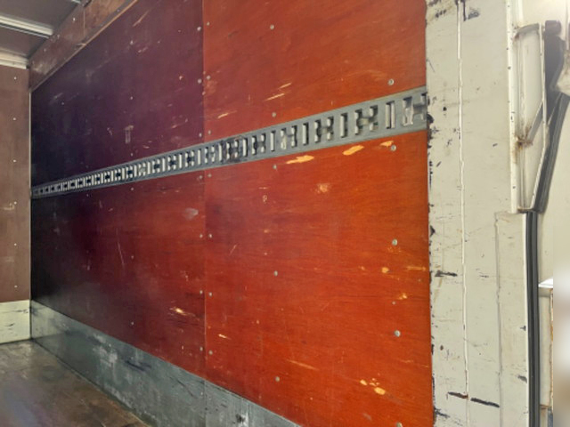 三菱ふそうキャンターアルミバン小型（2t・3t）[写真14]